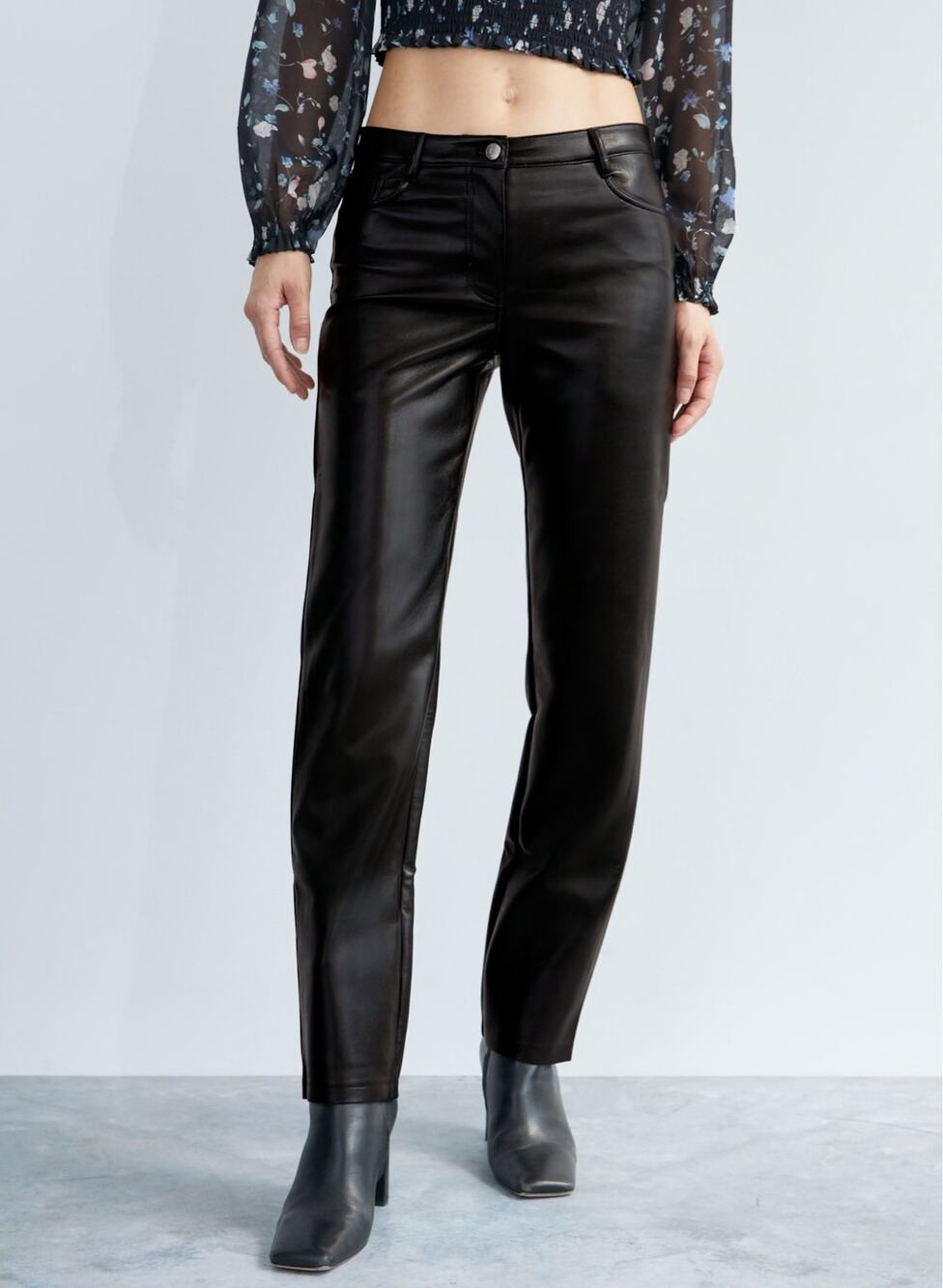 Aritzia Wilfred Melina Low Rise Pant Black Vegan Leather Straight Leg Size 0 NWT